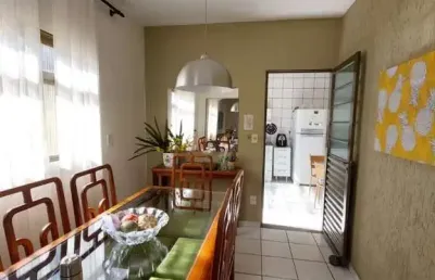 Casa com 3 quartos à venda no vigilato pereira, uberlândia  por r$ 560.000