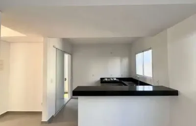 Casa em condomínio fechado com 3 quartos à venda no granja marileusa, uberlândia  por r$ 695.000