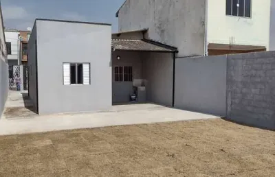 Casa com mega espaço de quintal  - residencial esperança