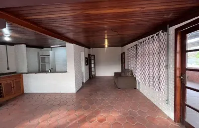 Casa com 3 quartos para alugar na rua marcone, 575, partenon, porto alegre por r$ 5.900