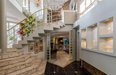 Casa com 3 quartos à venda na avenida general barreto viana, 765, chácara das pedras, porto alegre por r$ 2.295.000