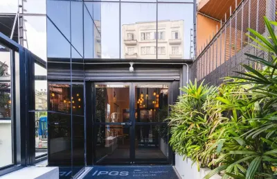 Prédio para alugar na avenida cristóvão colombo, 203, floresta, porto alegre por r$ 35.000