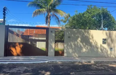 Casa térrea com 3 quartos e gourmet na mata do jacinto.