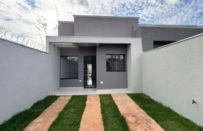 Casa com suíte, gourmet e quintal no figueiras do parque.