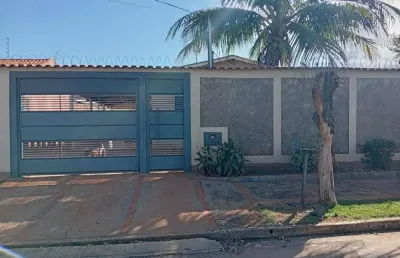 Casa com 3 quartos à venda na Rua Nhambiquara, Jardim Tijuca, Campo Grande