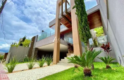 Casa de 4 quartos, suíte, 4 vagas em condomínio fechado