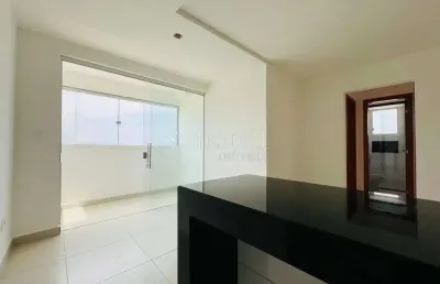 Apartamento de 2 quartos com suíte no bairro cabral