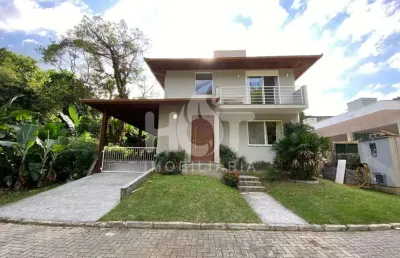 Casa em condomínio fechado com 3 quartos à venda na servidão julia maria da rocha, 123, rio tavares, florianópolis, 230 m2 por r$ 2.800.000