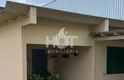 Casa com 4 quartos à venda na avenida governador jorge lacerda, 2914, costeira do pirajubaé, florianópolis, 150 m2 por r$ 700.000