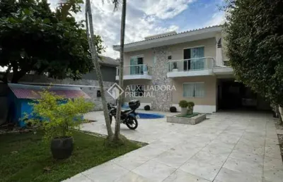 Casa com 4 quartos à venda na rua do chalé, 61, campeche, florianópolis, 120 m2 por r$ 2.000.000