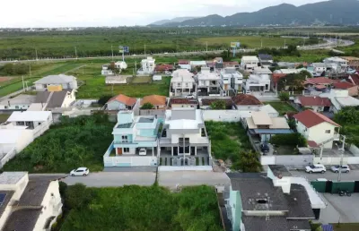 Casa com 2 quartos à venda na rua pedro fernandes, 870, carianos, florianópolis, 140 m2 por r$ 1.035.000