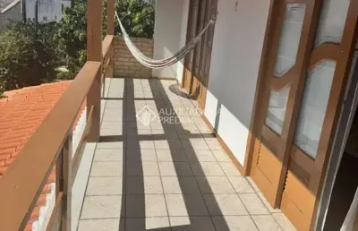 Casa com 4 quartos à venda na alcidomiro flores, 170, rio tavares, florianópolis, 150 m2 por r$ 1.280.000