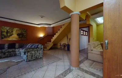Vendo casa com cinco dormitórios, confortável, em canoas rs