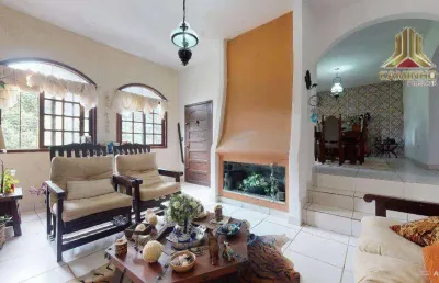Vendo casa de três dormitórios na zona sul de porto alegre