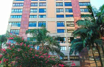Vendo apartamento de quatro dormitórios e três vagas de garagem, bairro petrópolis em porto alegre