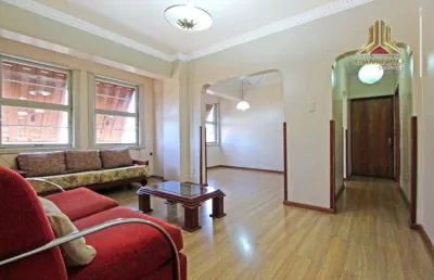 Próximo ao colégio rosário. vendo apartamento de dois dormitórios, com depedência, elevador e garagem,