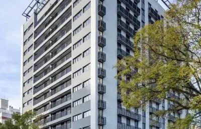 Kitnet / stúdio à venda na avenida nova york, 205, auxiliadora, porto alegre, 43 m2 por r$ 817.583