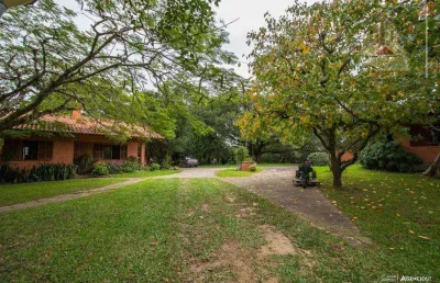 Vendo sítio cinematográfico em viamão com 20 ha de área e 1.340 m² de construção, sensacional