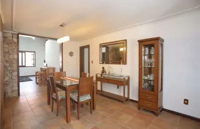 Casa em condomínio fechado com 5 quartos à venda na Rua Professor Leopoldo Tietbohl, 380, Jardim Itu Sabará, Porto Alegre