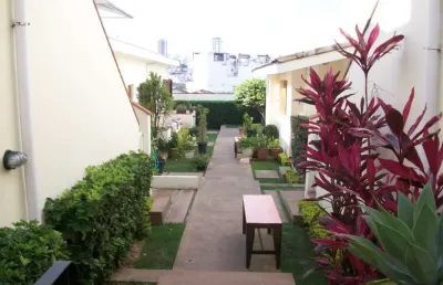 Excelente casa em condomínio para locação com 1 quarto, 50m²