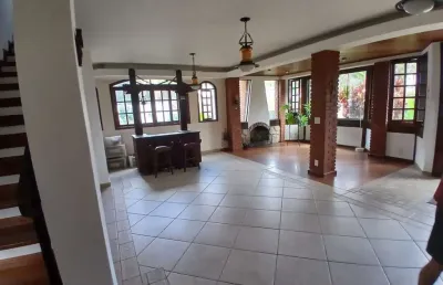 Casa no condomínio reserva das hortências para venda com 4 quartos, sendo 1 suíte, 550m²