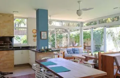 Casa em condomínio fechado com 4 quartos à venda no lagoa da conceição, florianópolis  por r$ 3.990.000