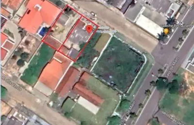 Casa em 2 terrenos no bairro urupá. ótimo para prédio 8 and.