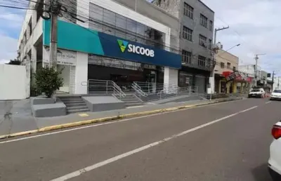 Edício comercial a venda no centro de ji-paraná - ro. (prédio de 2 andares, térreo e + um andar).