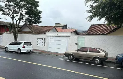 Casa em condomínio fechado com 2 dormitórios no nova esperança - baln. camboriú
