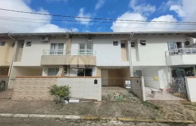 Casa com 3 quartos à venda no Centro, Camboriú 