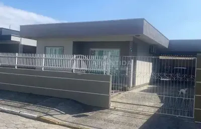 Casa térrea 3 dormitórios - lidia duarte - camboriú!