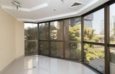 Sala comercial para alugar na avenida carlos gomes, 271, auxiliadora, porto alegre por r$ 4.900