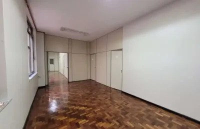 Sala comercial para alugar na rua uruguai, 277, centro histórico, porto alegre por r$ 28.000