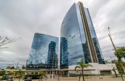 Ponto comercial para alugar na avenida senador tarso dutra, 565, petrópolis, porto alegre por r$ 2.730