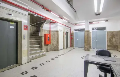 Sala comercial para alugar na rua dos andradas, 1332, centro histórico, porto alegre por r$ 2.139
