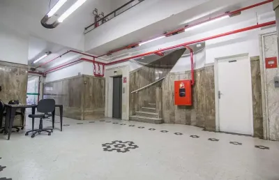 Sala comercial para alugar na rua dos andradas, 1332, centro histórico, porto alegre por r$ 4.259