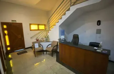 Sala comercial para alugar na rua paulo setúbal, 25, passo da areia, porto alegre por r$ 650