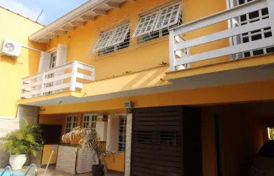 Casa com 4 quartos para alugar na rua paulo derly strehl, 30, espírito santo, porto alegre por r$ 16.500