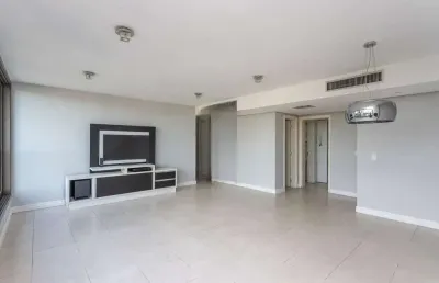Apartamento com 4 quartos para alugar na rua primeiro de janeiro, 150, três figueiras, porto alegre por r$ 8.900