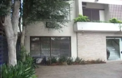 Casa comercial para alugar na avenida cristóvão colombo, 3227, auxiliadora, porto alegre por r$ 10.000