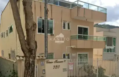 Cobertura no recanto da mata três quartos com suíte 1 lance de escada