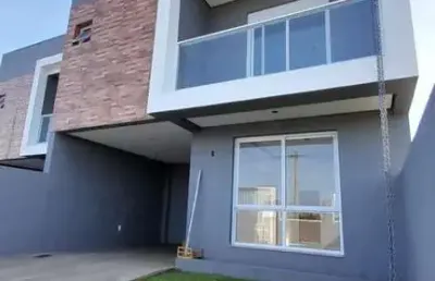 Sobrado 02 dorm à venda no bairro praia azul com 118 m² de área privativa - 1 vaga de garagem