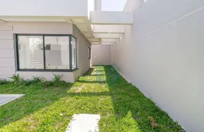Sobrado duplex em condomínio com 3 suites, 2 vagas e quintal - uberaba