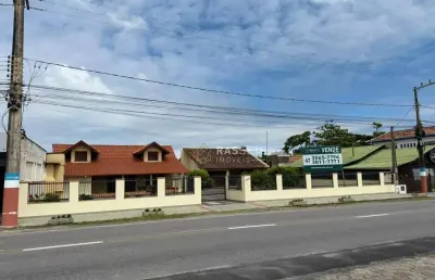 Casa frente mar no bairro meia praia em navegantes/sc