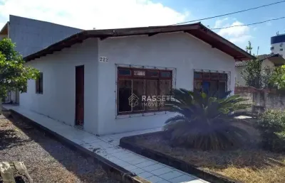 Casa com 3 quartos à venda na Marechal Olímpio Falcuniéri Da Cunha, 222, Centro, Navegantes
