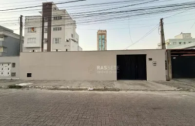 Casa com 4 quartos à venda na Rua Dona Maria Bento, 58, Centro, Navegantes