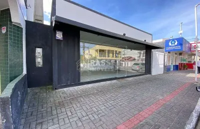 Joao sacavem, principal avenida de  comercio no centro de navegantes/sc