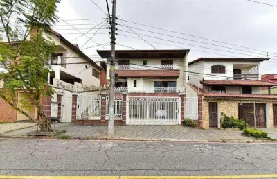 Excelente sobrado parque espacial 4 suítes 8 vagas.