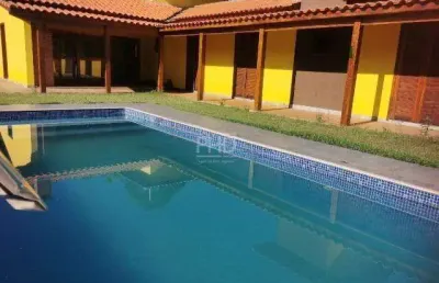 Linda chácara com vista livre da piscina no condomínio sitio lagos - ibiúna sp.