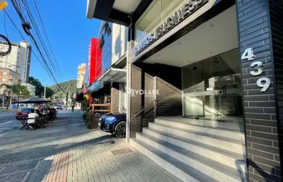Sala comercial para locação na rua antônio da veiga.